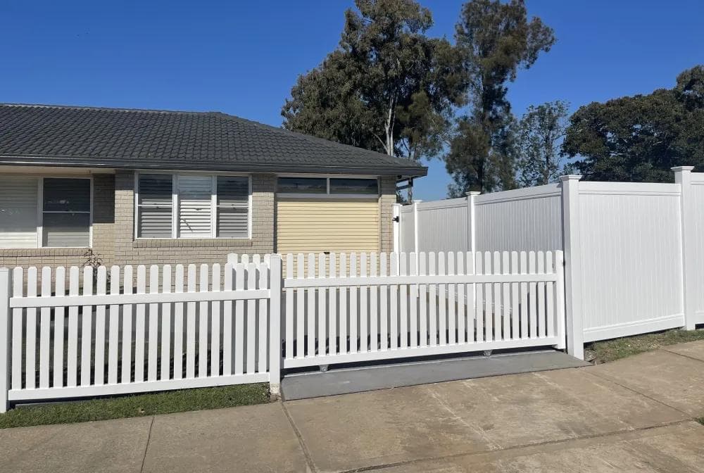 Victoria - Picket Sliding Gates